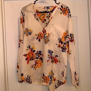 Long sleeve flower print tunic.